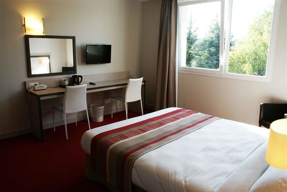 Kyriad Clermont Ferrand Nord - Riom Zewnętrze zdjęcie